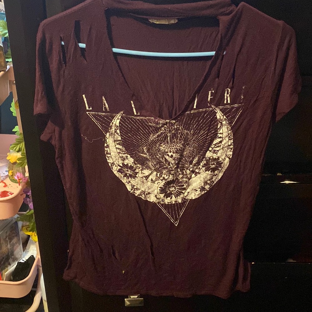 V-neck short sleeve moonchild tee